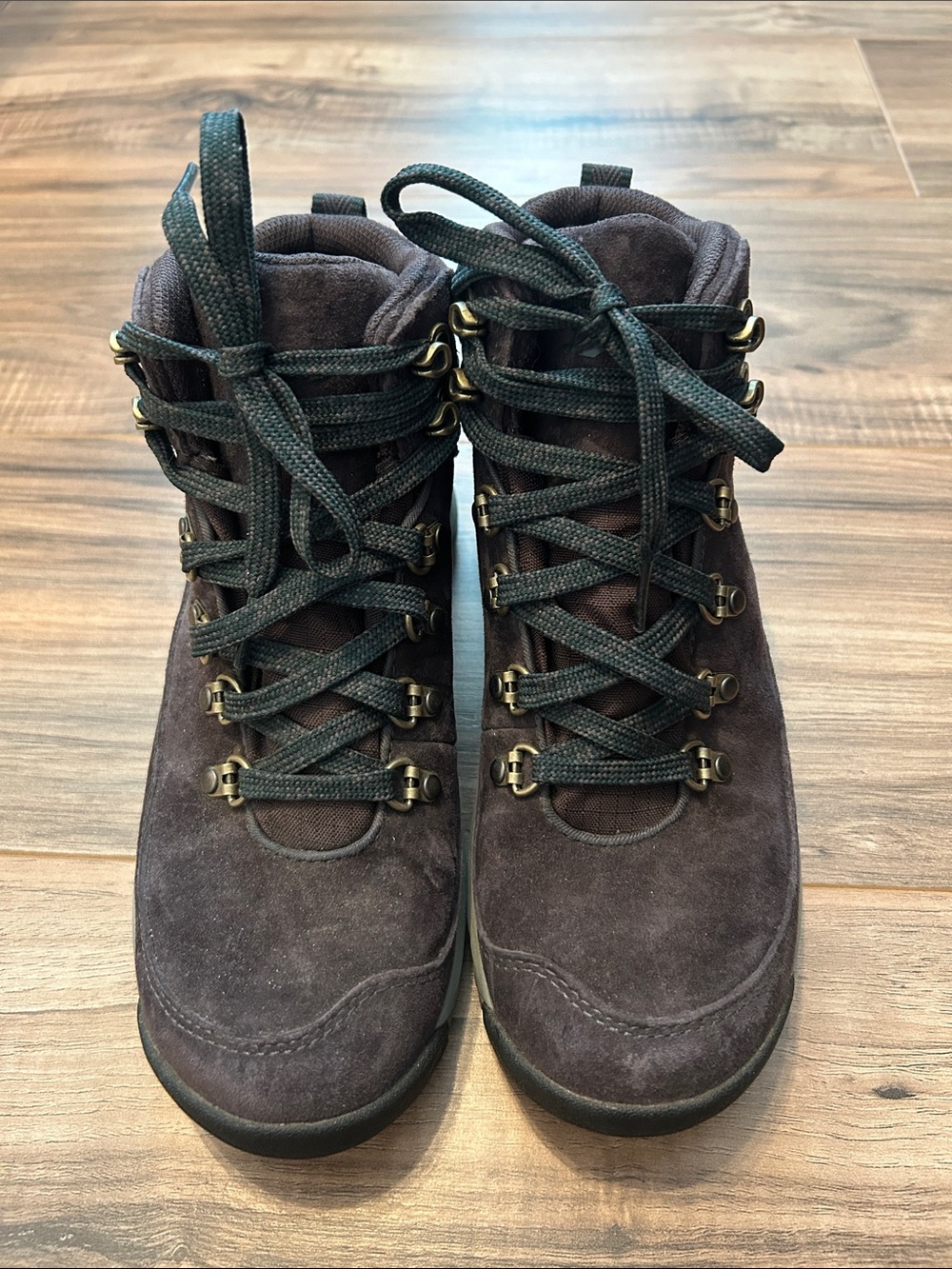 Women’s Suede Lace-Up Hiking Boots — Dark Brown
